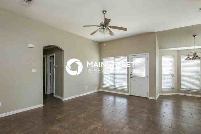 125 Currie Ct - Photo 3 of 16