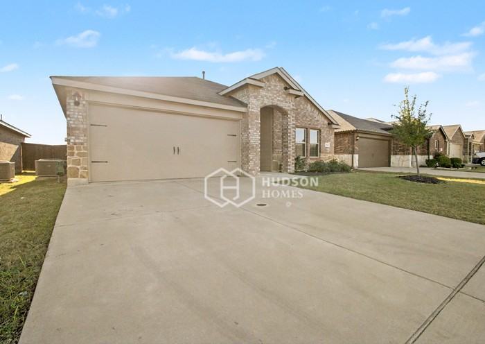 4517 Stardust Way - Photo 4 of 28