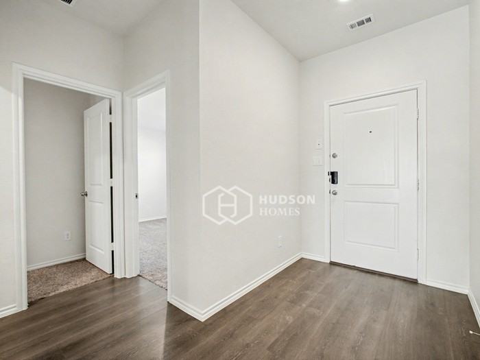 4517 Stardust Way - Photo 6 of 28