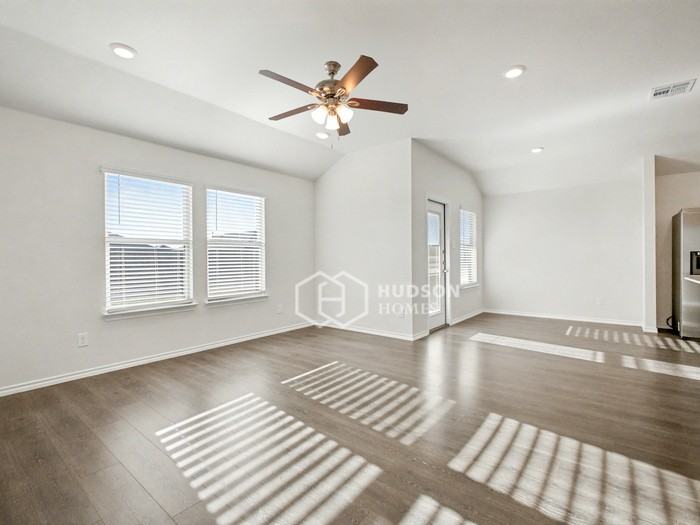 4517 Stardust Way - Photo 7 of 28