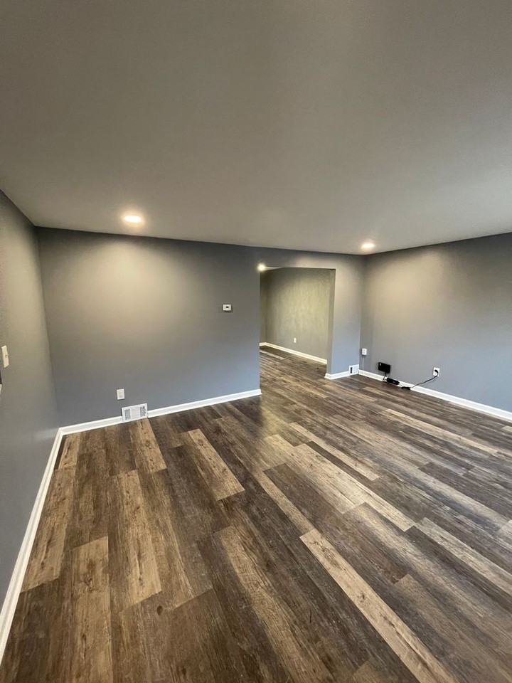 260 Evaline St - Photo 4 of 50