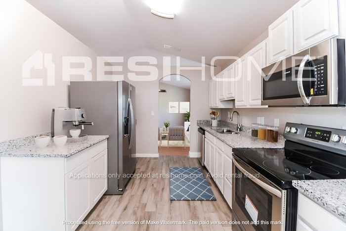 455 Pomont Ave - Photo 2 of 17