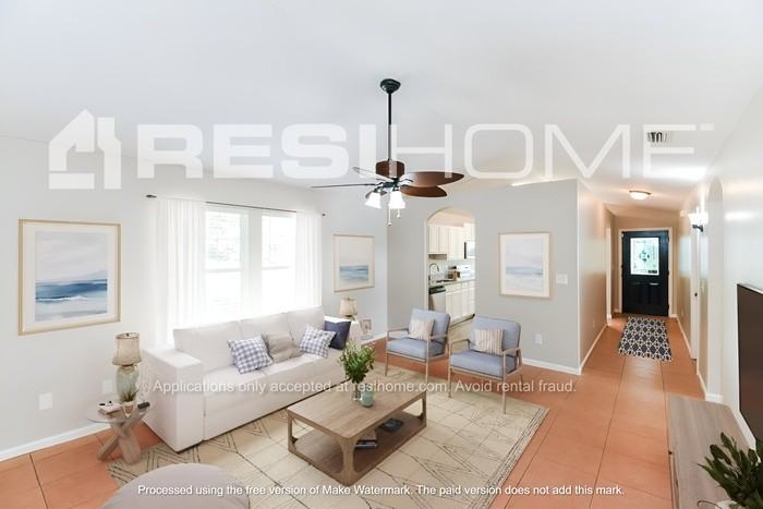 455 Pomont Ave - Photo 3 of 17