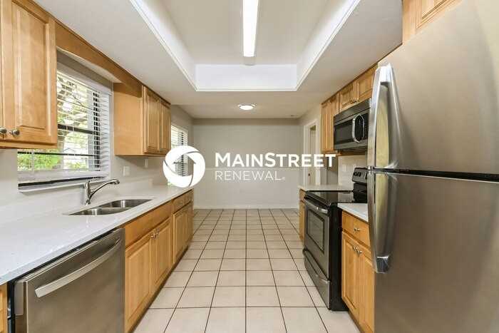 4135 Old Colony Rd - Photo 5 of 16