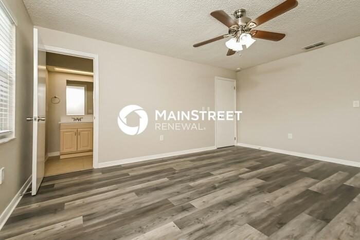 4135 Old Colony Rd - Photo 7 of 16