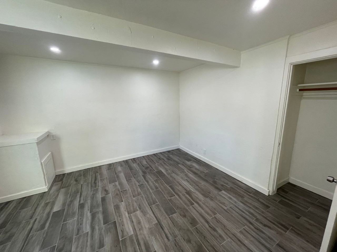 1440 34th St - Photo 4 of 14