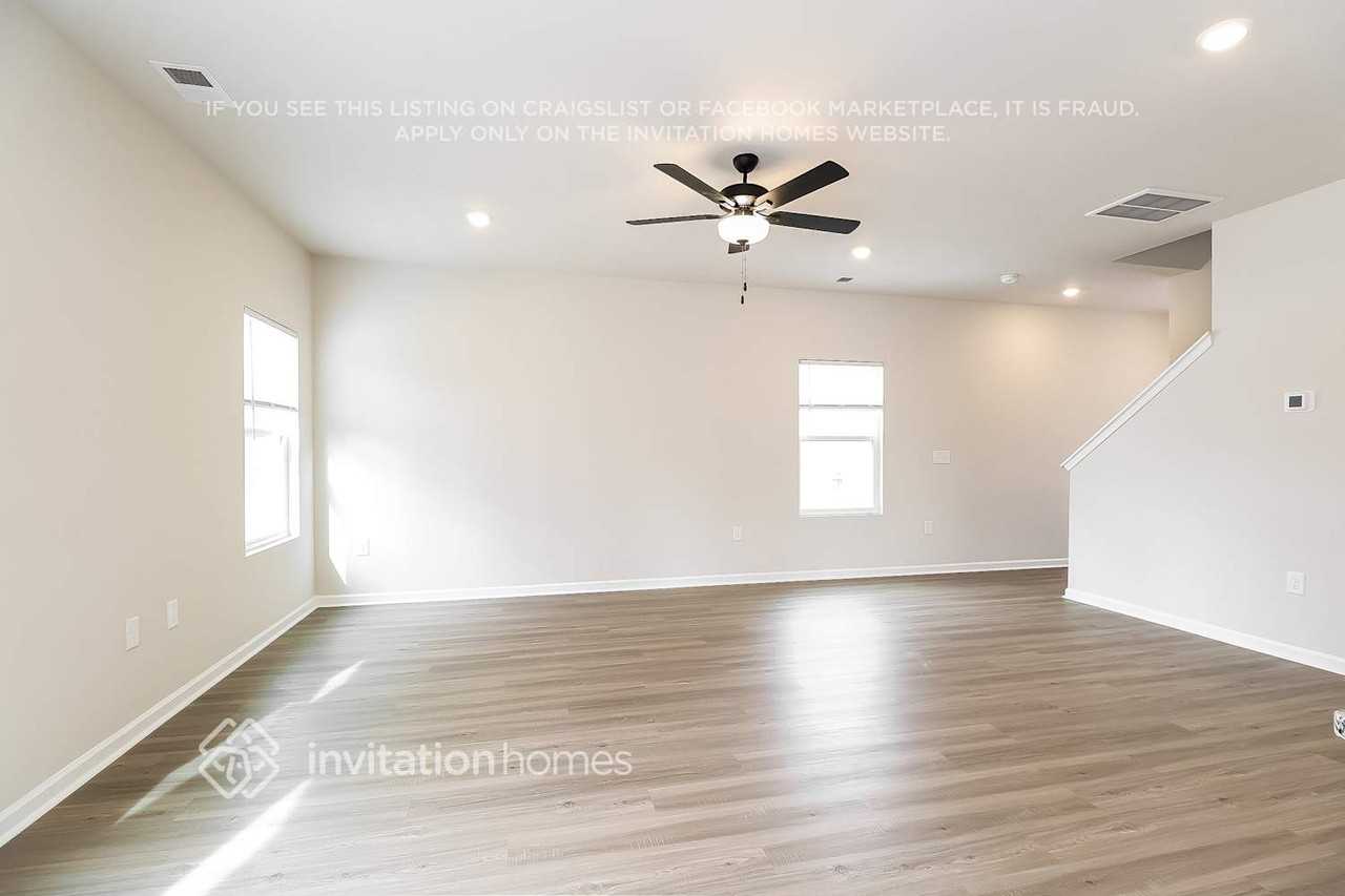 3439 Saddlebred Drive - Photo 5 of 18