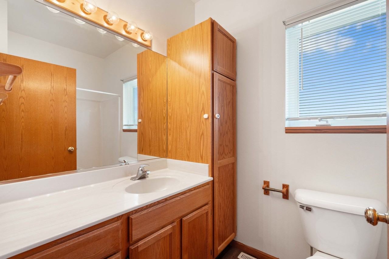 6083-6098 Viroqua Dr - Photo 4 of 11