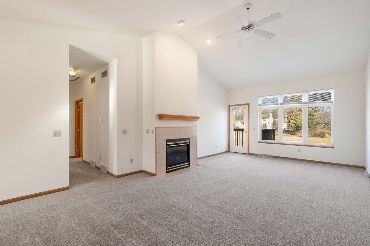 6083-6098 Viroqua Dr - Photo 6 of 11