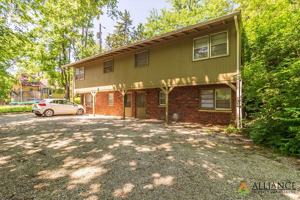 featured image of 1725 Houston Street