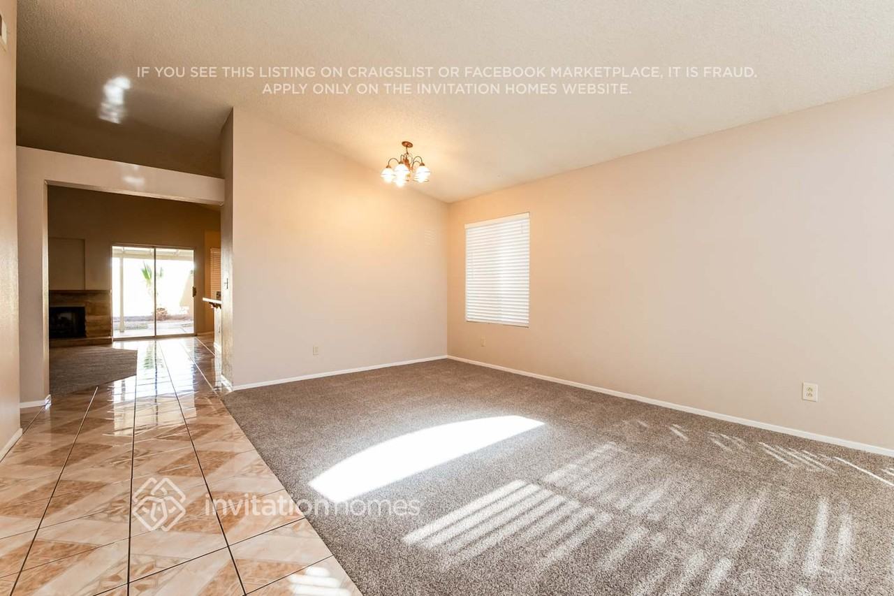 6256 Small Point Dr - Photo 3 of 17