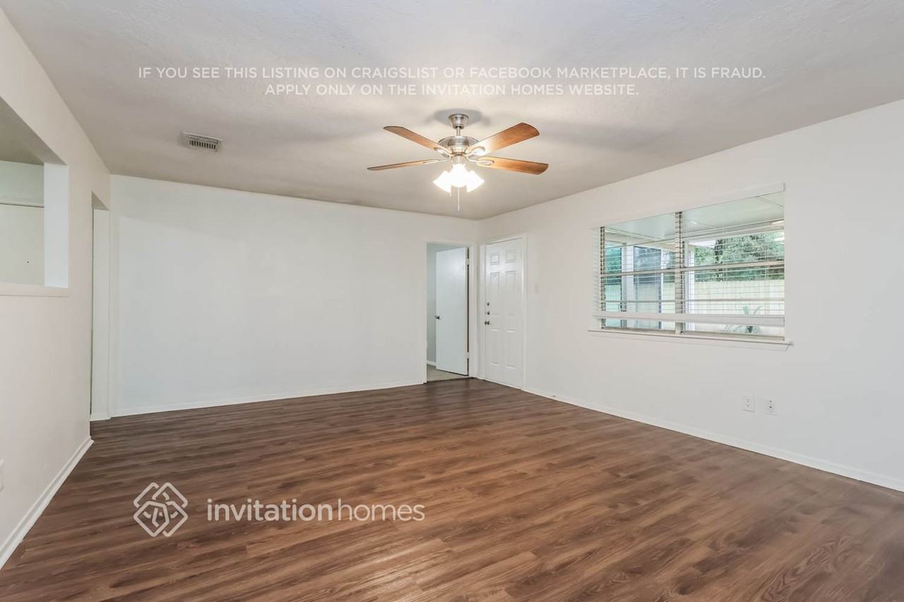 3322 Dawnwood Dr - Photo 5 of 17