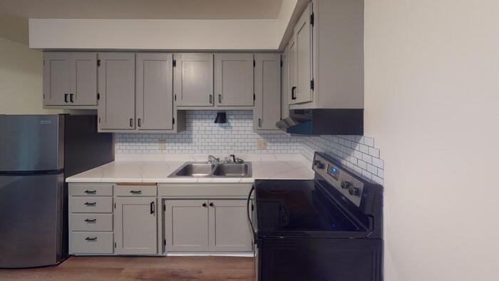 229 South Grove Street #13 - Photo 3 of 7