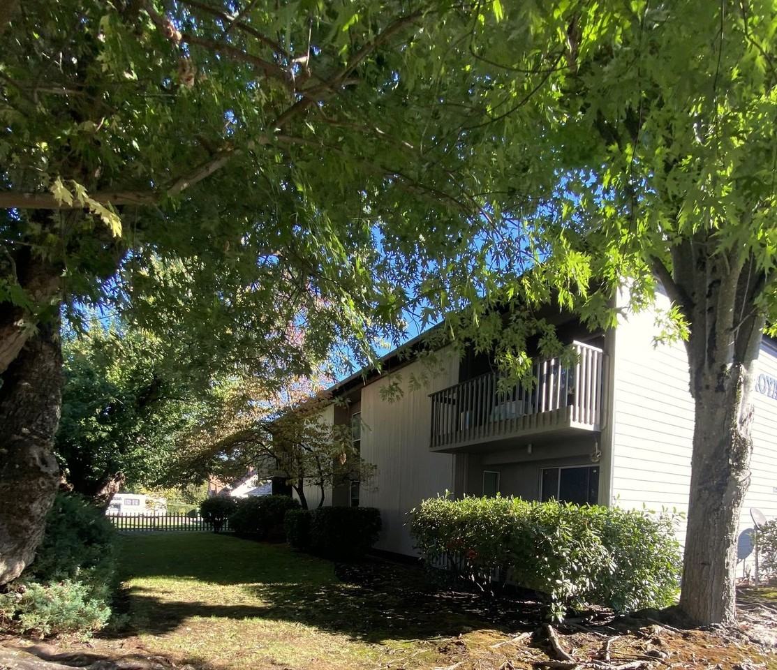 1764 Park Avenue Northeast - Photo 4 of 5