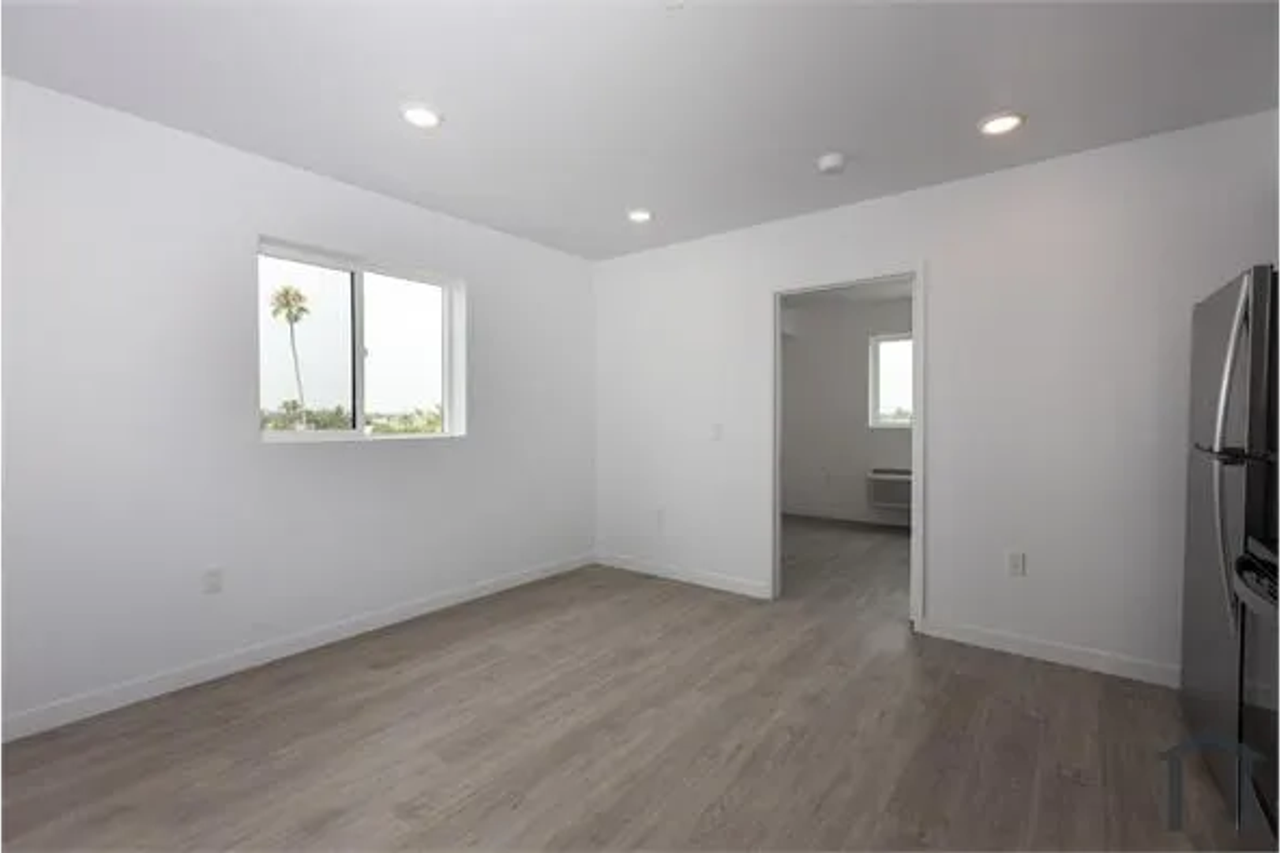 Gorgeous 1 bed/1 bath and Studio units ~ LA City Section 8 Voucher Accepted! - Photo 7 of 16