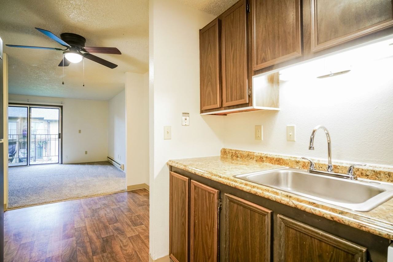 Parkway Garden - Photo 6 of 36