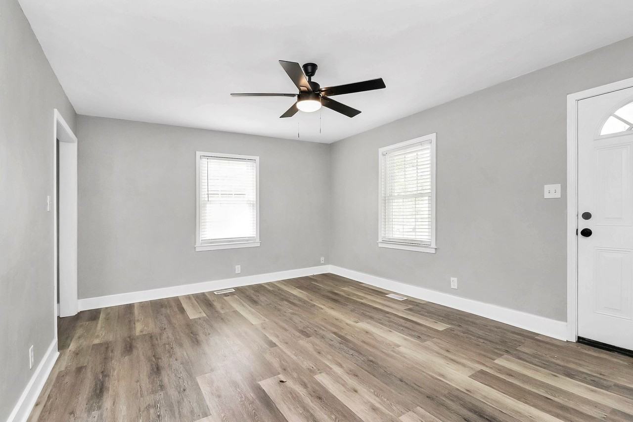 1013 Rodey Ave - Photo 2 of 16