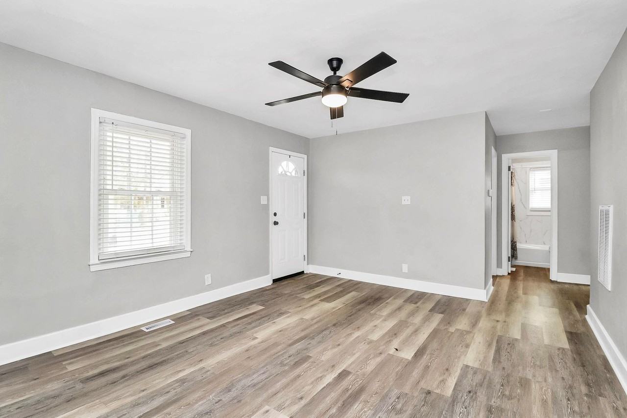 1013 Rodey Ave - Photo 3 of 16