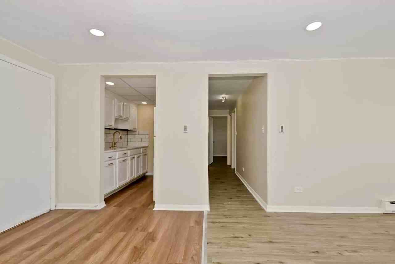 7851 S Kedzie Ave - Photo 6 of 10