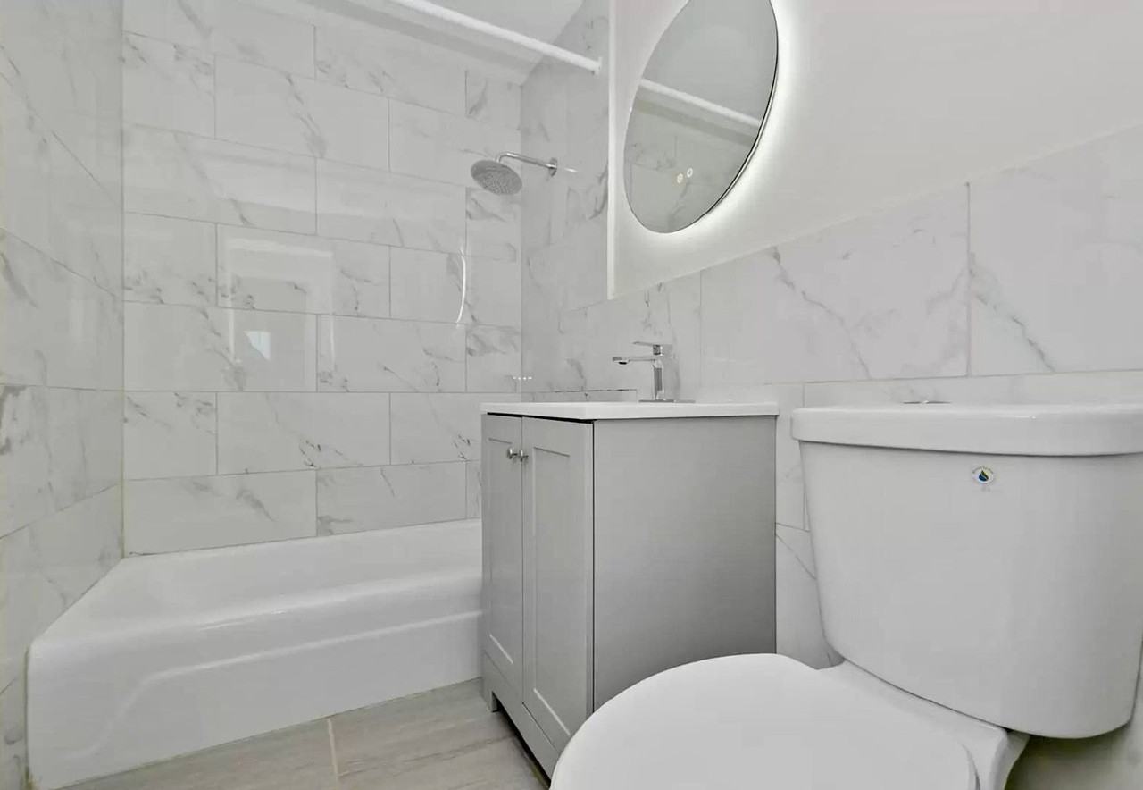 7851 S Kedzie Ave - Photo 7 of 10