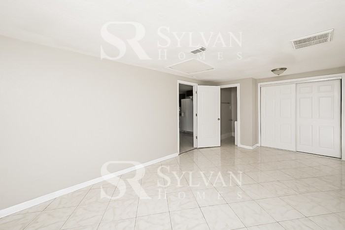 5405 Trouble Creek Rd - Photo 3 of 15