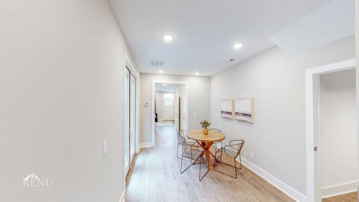 2352 E 18th St - Photo 7 of 17