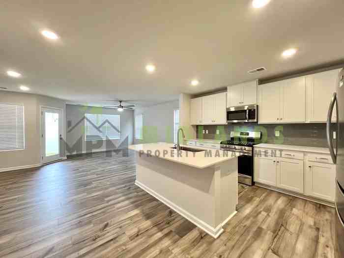 1221 Champions Rest Road #C - Photo 3 of 43