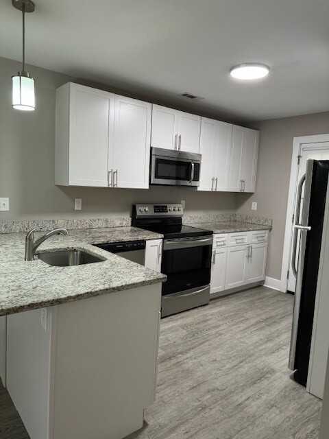 526 26th Ave N #C - Photo 4 of 9