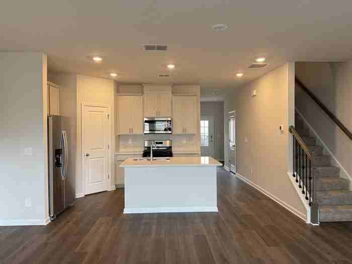 4245 Holland Grove Rd - Photo 3 of 13