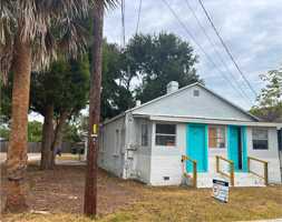 featured image of 121 West 6th Street