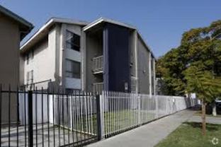 1585Ches - Photo 1 of 1