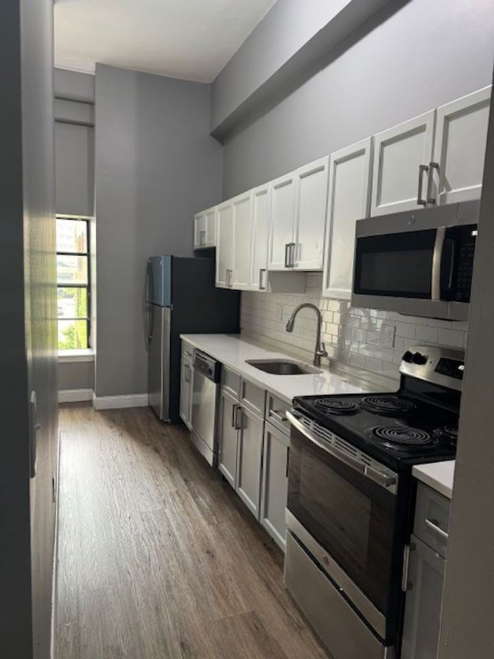 SilverBrick Square - Photo 2 of 27