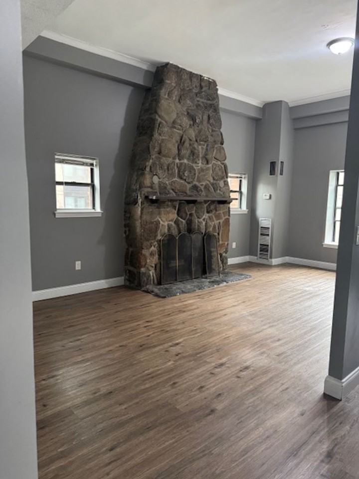 SilverBrick Square - Photo 5 of 27