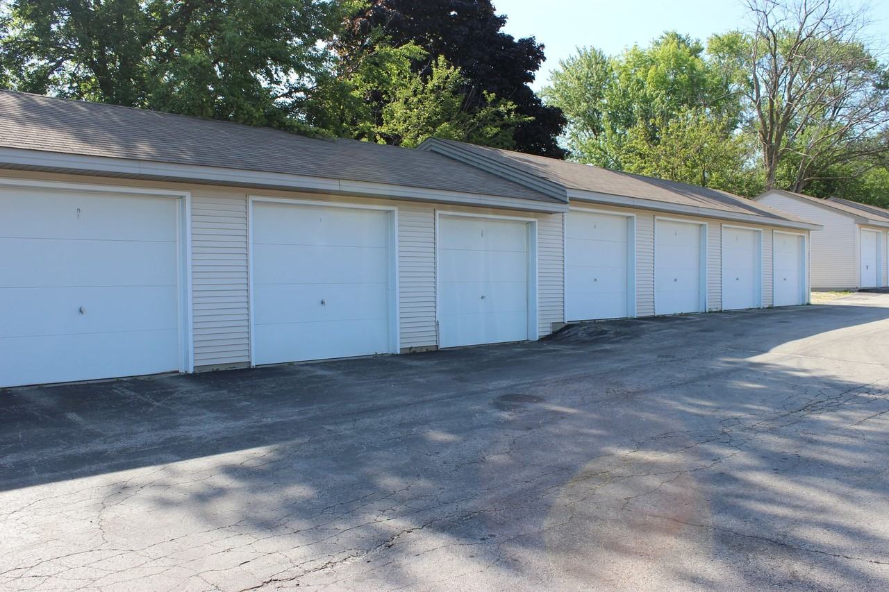 Evergreen Village Apartments - Photo 6 of 6