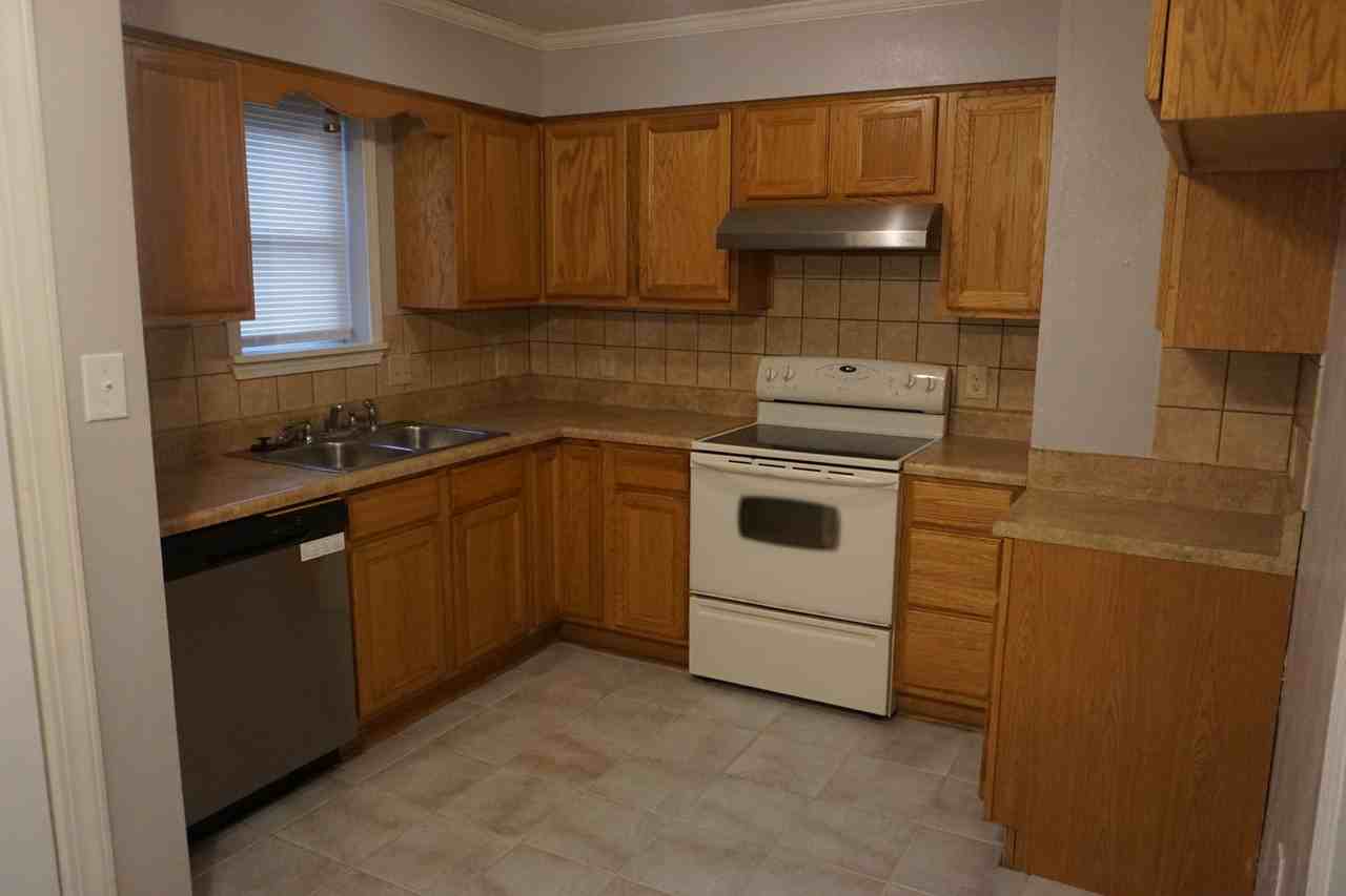 65 Sycamore Circle - Photo 3 of 18