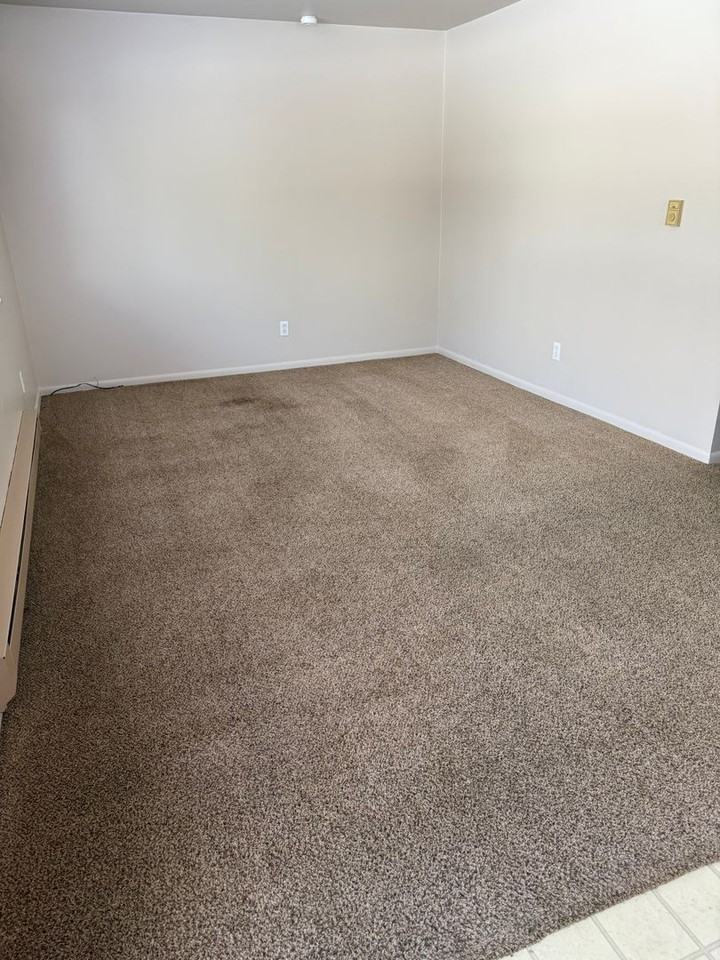 224 E Ellis Rd - Photo 2 of 9