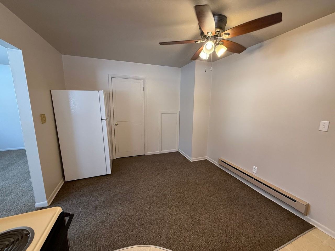 224 E Ellis Rd - Photo 4 of 9