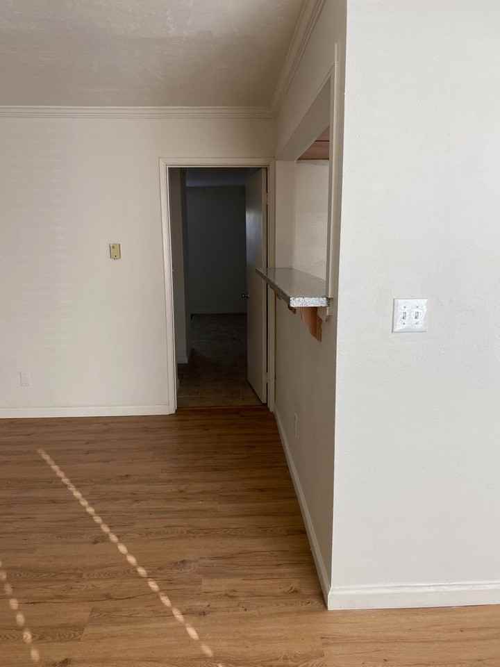 Agate Apartments - Photo 3 of 14