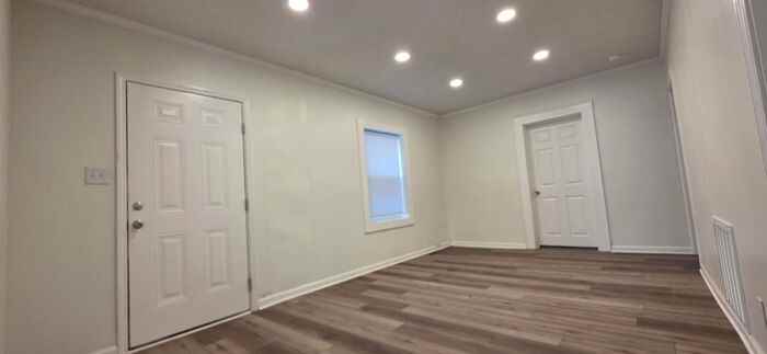 440 27th Street Place Southwest - Photo 3 of 17