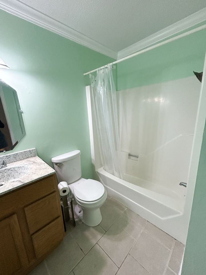 216 Frink Dr - Photo 4 of 14