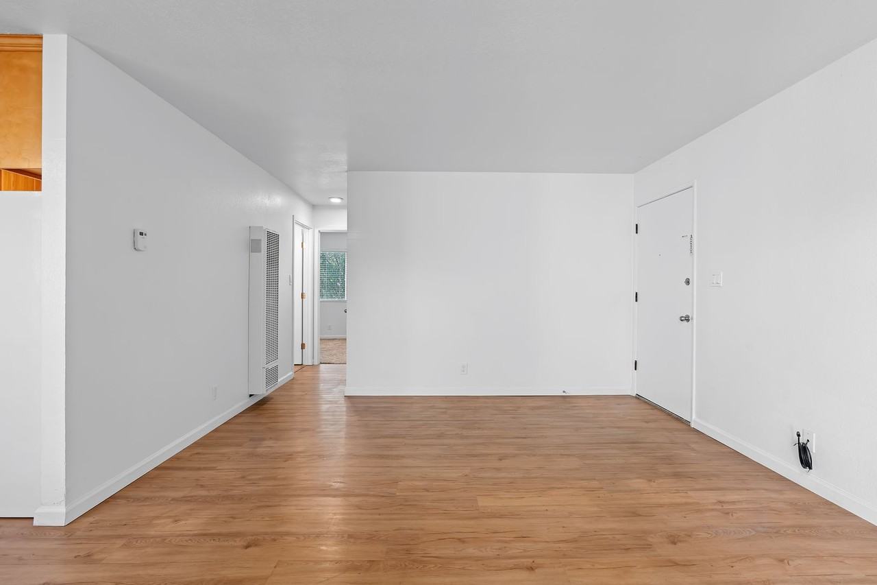 802 Lincoln Avenue - Photo 3 of 17