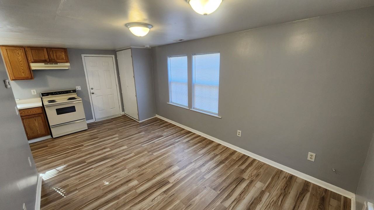 2420 Se Ohio Ave - Photo 7 of 18