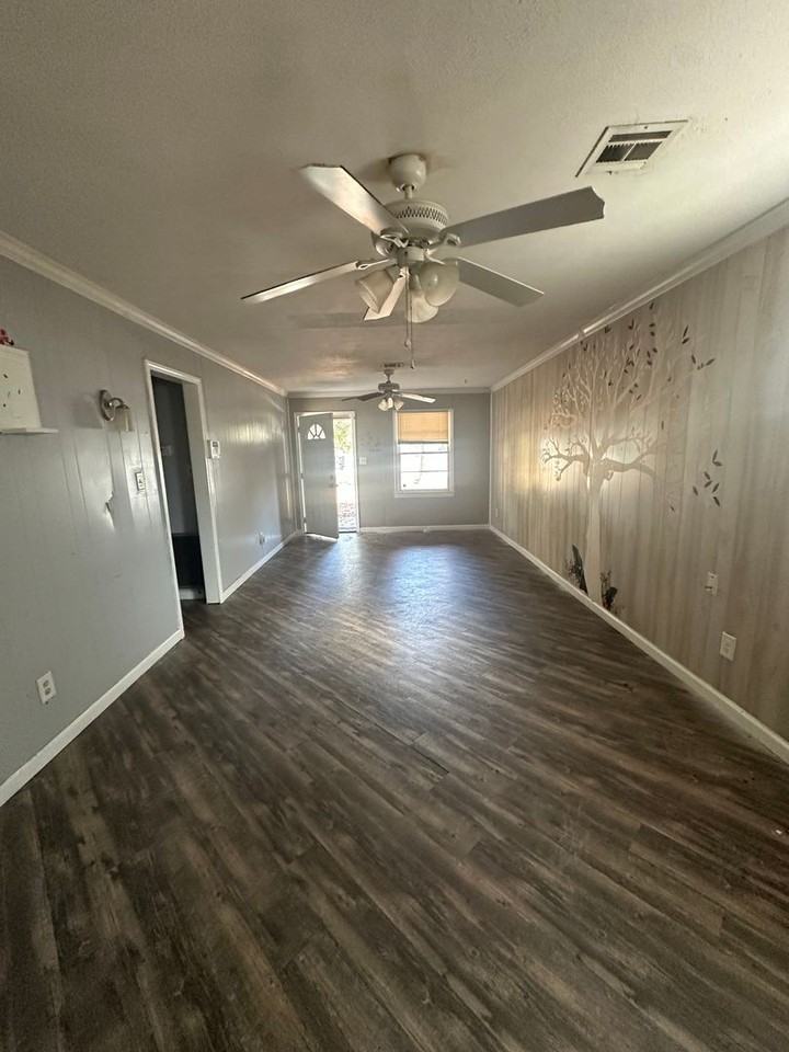 2638 Deeb Drive - Photo 2 of 10