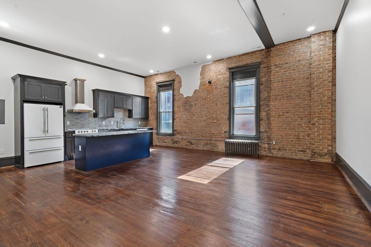 719 Bank St. - Res - Photo 2 of 19