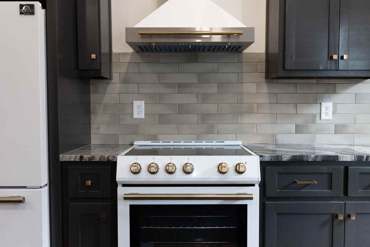 719 Bank St. - Res - Photo 6 of 19