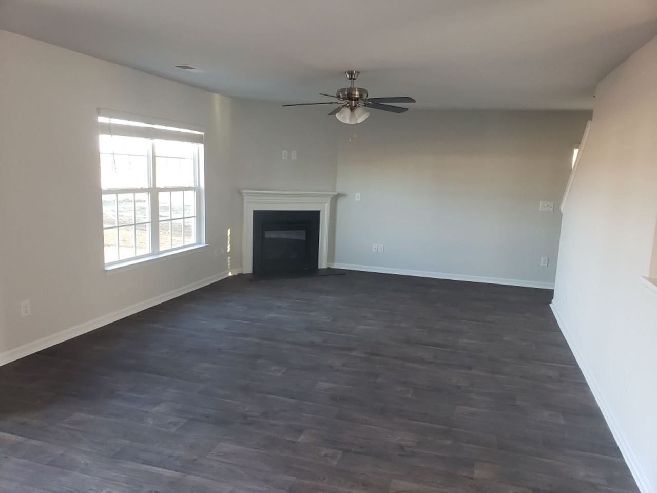 512 Dakota Ave - Photo 5 of 17