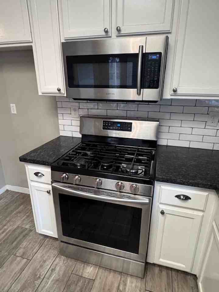 806 Augusta Hills Dr - Photo 7 of 12