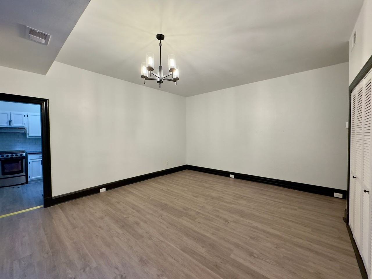 606-610 Cathedral St - Photo 3 of 10