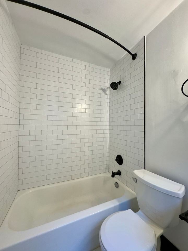 606-610 Cathedral St - Photo 6 of 10