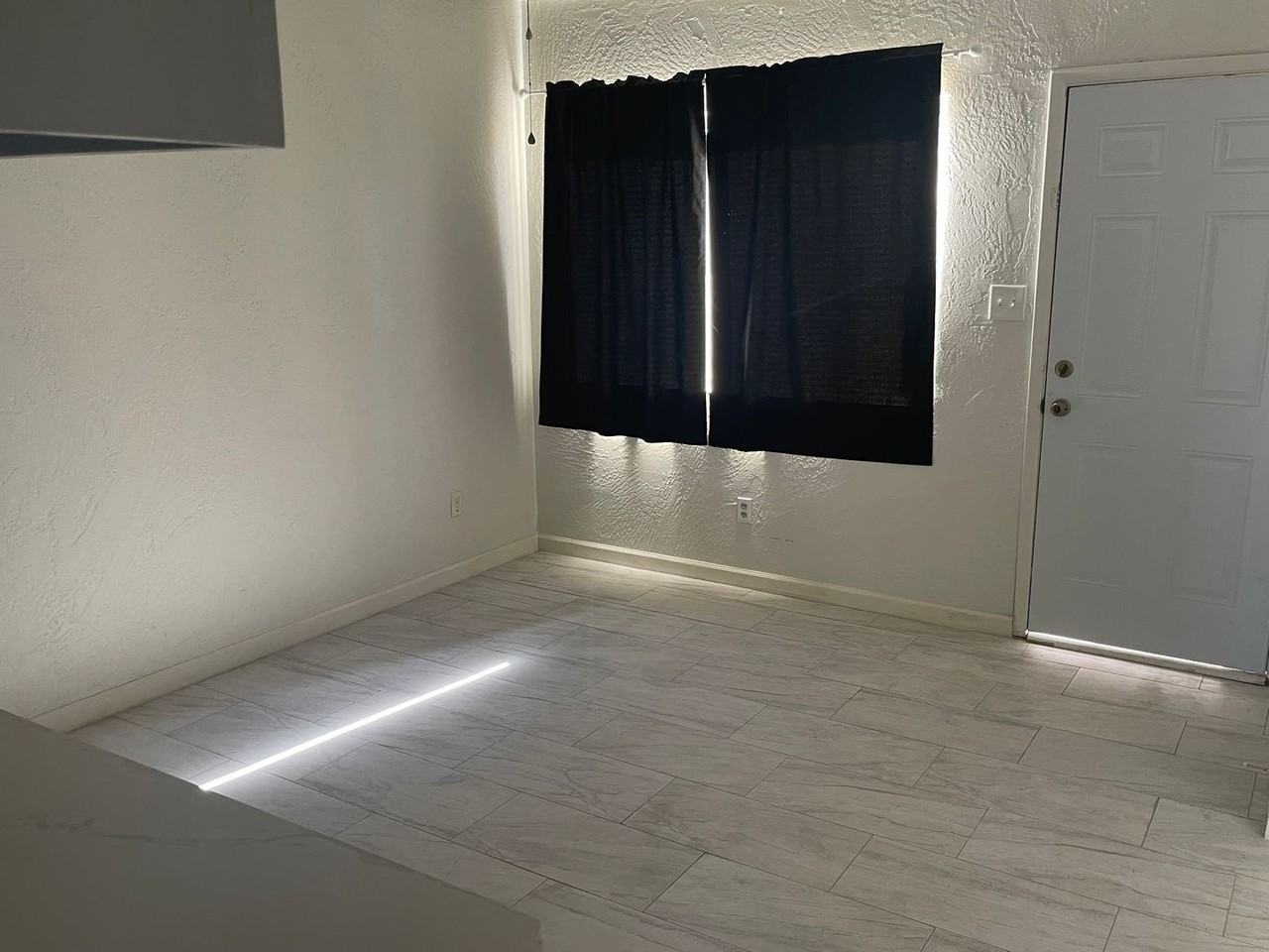 223 W 26th St - Photo 2 of 11